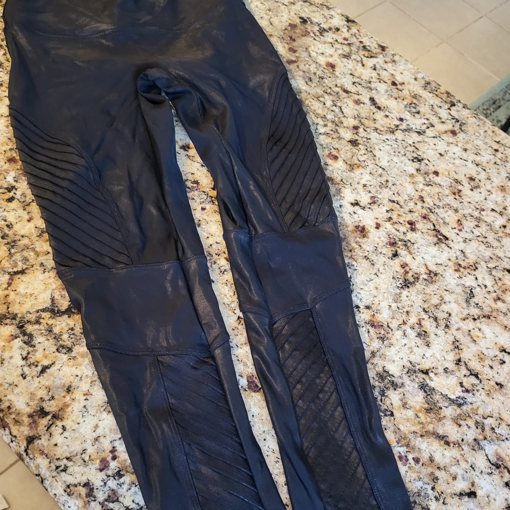 Spanx motto leggings